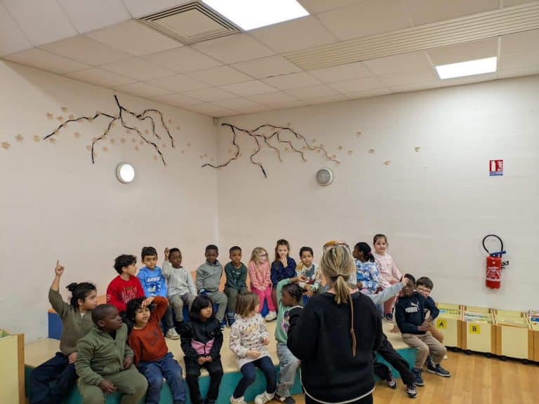 Sortie à la médiathèque pour les CP